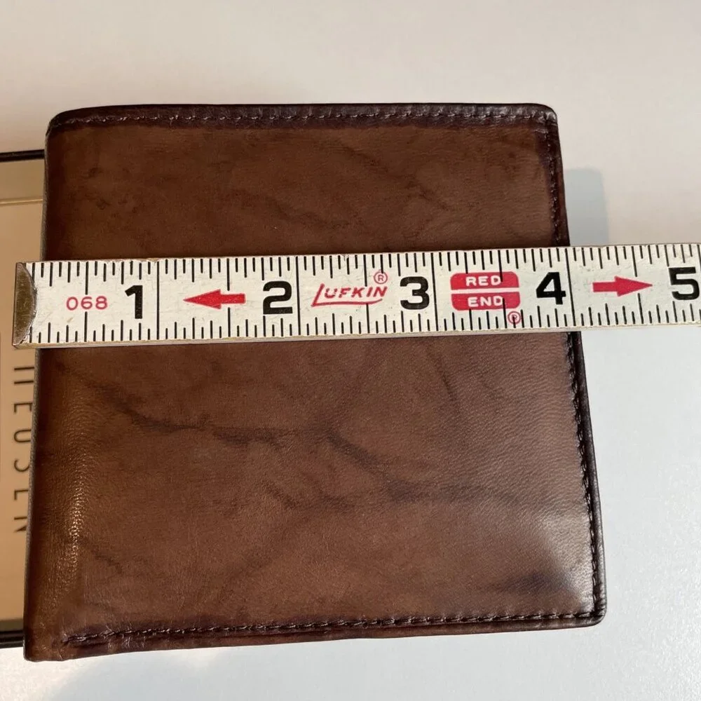 Van Heusen Men's Genuine Leather Hipfold Wallet Bifold Brown with Gift Tin